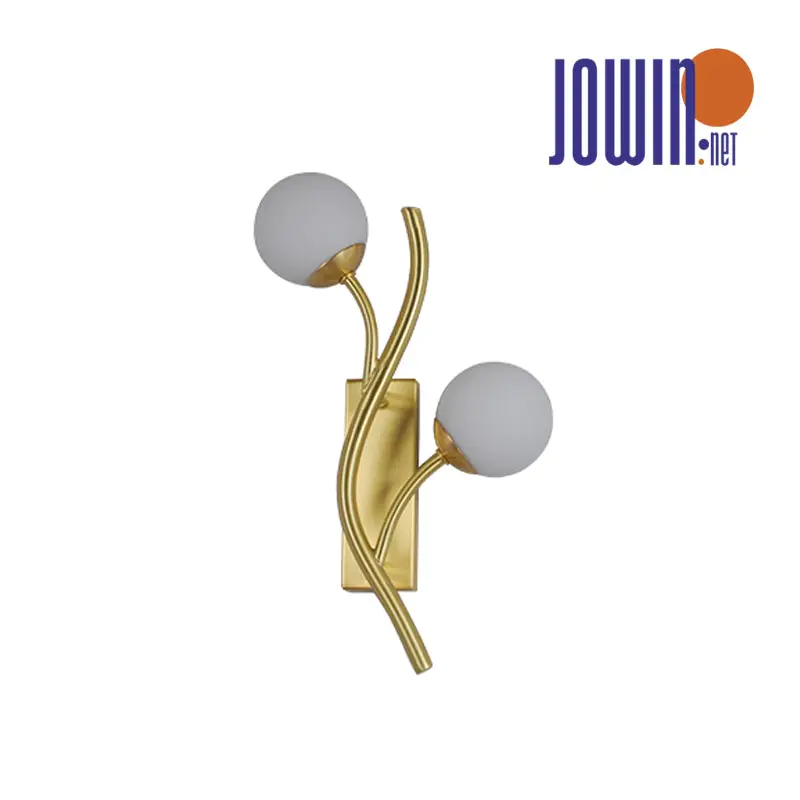 چراغ دیواری کابینت کنار غذا